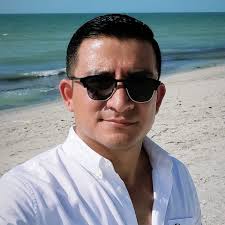 Carlos Morales Vázquez la til eit...