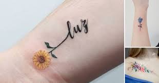 Si estás pensando en hacerte por primera vez un tatuaje es probable que no te decidas por uno demasiado grande, por. Mas De 30 Disenos De Tatuajes Pequenos Para Mujeres Ideas De Tatuajes