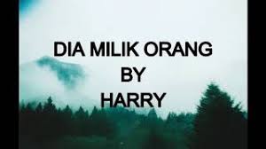 Ku cinta dia g f c c g/b jauh waktu berjalan am g kita lalui bersama f c betapa di setiap hari dm g ku jatuh cinta padanya. Lagu Dia Milik Orang Cute766