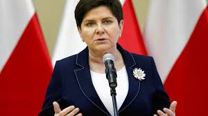 Zaznaczył, że pieniądze ze sprzedaży broszki beaty szydło także pójdą na cel charytatywny. Beata Szydlo Zajmuje Sie Polityka Ale Jej Wyksztalcenie Jest Zupelnie Inne Skonczyla Nietypowy Kierunek Studiow