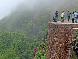 Sometimes referred as elagiri hills by tourists, the hilly terrain of yelagiri forest hills spreads across an area of 30 square kilometres and stands at an altitude of 1110.6 metres above the sea level. Yelagiri Latest News Videos Photos About Yelagiri The Economic Times Page 1