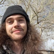 Amber Erdman's Instagram, Twitter & Facebook