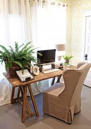 According to barn and willow, modern farmhouse style is known for its warmth and simplicity, characterized by natural textures and materials like wood or galvanized steel.. Work In Coziness 40 Farmhouse Home Office Decor Ideas Digsdigs