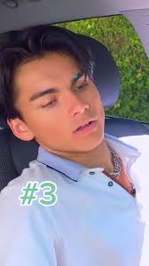 It’s here! #TheFavor part 3 🥳 Do we think Ian feels the same?? 👀💘  #hookedtv #fyp