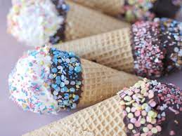 Die eiswaffeln bei 180 grad für 20 minuten in den backofen (nicht vorheizen). Kuchen In Der Eiswaffel Minimenschlein De