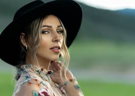 Avoid extreme highlights in manual shots?