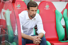 Футбольный клуб «зенит» fʊdˈbolʲnɨj ˈkɫup zʲɪˈnʲit), also known as zenit saint petersburg or simply zenit, is a russian professional football club based in the city of saint petersburg.founded in 1925 (or in 1914, according to some russian sources), the club plays in the russian premier league. Atnuvq8m2oxtbm