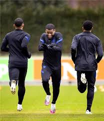 ورفضت إدارة نادي ليفربول تلبية مطالب جيورجينهو فينالدوم لتمديد تعاقده على مدار الموسم الماضي، ليرتبط بعدة أندية أبرزهم برشلونة وبايرن ميونخ وباريس سان جيرمان. Ù…ÙˆÙ‚Ø¹ Ø®Ø¨Ø±Ù†ÙŠ ÙÙŠÙ†Ø§Ù„Ø¯ÙˆÙ… ÙŠÙ‡Ø±Ø¨ Ù…Ù† Ø§Ù„Ø§ØªÙØ§Ù‚ Ù…Ø¹ Ø¨Ø±Ø´Ù„ÙˆÙ†Ø©