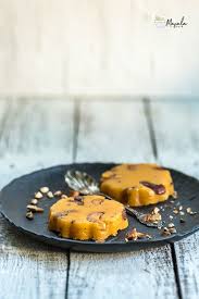 Hailing from an authentic tamil brahmin family, my supreme love for traditional brahmin recipes is thoroughly justified. Rava Kesari Bath Recipe Simple Suji Ka Halwa Sheera Masalakorb