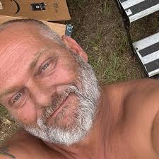 Follow me 💕 instagram.com/naughtyredmuffin