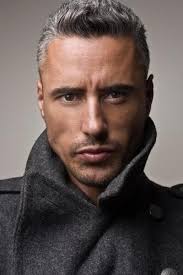 Men's short hair might be easy to control and maintain, but that doesn't mean you have to miss out in the style department. Gray Haired Men Grey Hair Model Grey Hair Men Model Hair