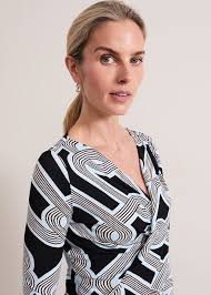 Sofiana Chain Print Top