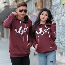 Model baju sweater terbaru des03, bikin wanita makin keren terbuat dari kain fleece yang terasa lembut di badan bikin kamu merasa nyaman, beli di bajubiz. Jaket Couple Keren
