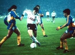 Entre as quartas de final e as semifinais ocorreu uma paralisação do torneio para a disputa da copa américa de 2015, no chile. Colo Colo Chile 3 Boca Juniors 1 Copa Libertadores 1991 Historia De Boca Juniors