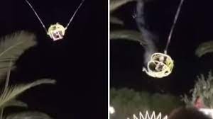 Aol active virus shield, avast!, avg, clam antivirus, etc. Luna Park Quand L Elastique D Une Boule Geante Craque En Plein Lancement