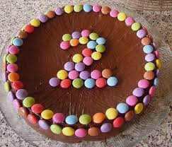 Smarties Kuchen Von Letta22 Chefkoch Kuchen Kindergeburtstag Smarties Kuchen Kinder Kuchen
