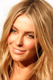 Hoa hậu Hoàn vũ 2004