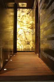 Doccia Emozionale Per Spa Con Fondale In Onice Retroilluminato Www Michelevolpi It Design Del Prodotto Decorare Entrate Illuminazione Soffitto