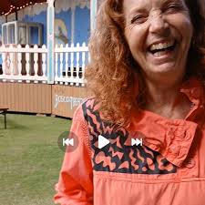 So here is a screen shot of a video I was trying to take (but failed) of a  very happy customer who approached me yesterday and said.... "I've seen  someone wearing your