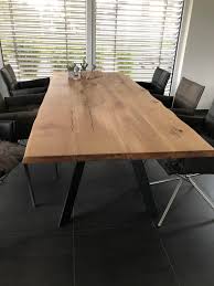 Esstisch Eiche Massiv Rustikal Geolt Mit Baumkante Esstisch Eiche Esstisch Holz Massiv Esstisch Holz