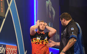 Dimitri van den bergh (born 8 july 1994) is a belgian darts player who currently competes in professional darts corporation events. Dart Wm 2020 Van Den Bergh Dreht Match Gegen Lewis Dartn De Dart News Dart Forum Dartsport Informationen Dart Wm Und Mehr