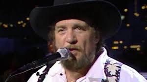 If any one performer personified the outlaw country movement of the '70s, it was waylon. The Tragic Real Life Story Of Waylon Jennings