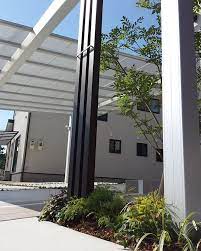 カーポートの梁を延長させ 柱を取り付け 門柱デザインに outdoor decor exterior instagram posts