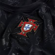 The latter, which will once again primarily function as the club's home kit for cup competitions, is set to be changed following fan protests against the leaked design. Nike Portugal Pre Match Shirt 2020 Junior Licensed Short Sleeve Performance T Shirts Sportsdirect Com