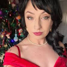 Amber Huggins (ahugdoeshair)