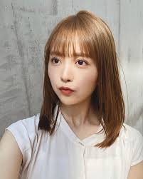 sachika nitta on instagram どこ見とるん 高校の頃この口にハマってたときがあって 幼く見えますよって母に言われたの思い出した 今でもしてしまうんやけどねっ 最近あったかくてノースリーブでいけちゃう 美人 顔 ヘアスタイル