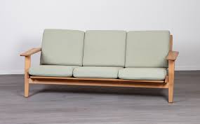 Description the hans wegner plank is a classic by the world renowned danish furniture designer. Wegner Plank Sofa Off 66