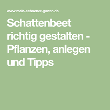 der schatten bluht auf schattenbeet pflanzen schattengarten