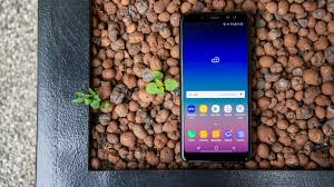 Samsung Galaxy A8 review: Samsung's own ...