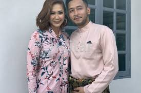 She debuted in 2006 and since then has starred in films, dramas, telemovies and television and magazine advertisements. Percintaan Tiga Tahun Lia Natalia Dan Kekasih Pernah Diganggu Orang Ketiga Hiburan Mstar