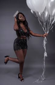 18th Birthday Birthday Photoshoot With Friends Ideas Pin By The Wave On Birthday Slay Glam Photoshoot Birthday Photoshoot 21st Birthday Photoshoot