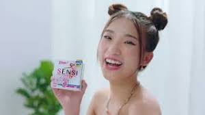 Băng vệ sinh Diana Sensi siêu mỏng cánh 23 cm (20 miếng)