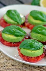Heirloom Tomato Avocado Caprese Salad Pretty How To Eat Paleo Food Healthy Recipes
