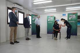 Últimas noticias, fotos, y videos de vacunación las encuentras en perú21. Gob Cl Articulo Presidente Pinera Da Inicio A Vacunacion De Personal Con Funciones Esenciales En La Region De Los Lagos