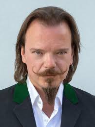 Der darsteller, der unter anderem aus der bergdoktor bekannt ist. Der Bergdoktor Tv Serie 1992 2021 Crew United