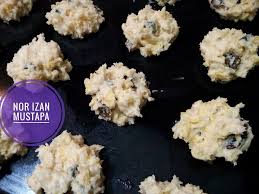 Dalam kata tahun ni tak nak buat kuih raya sebab badan tak larat, tapi masuk resepi cornflakes coklat rangup ni, dah 4 kuih raya dah ayue buat. Resipi Biskut Cornflakes Nestum Yang Sedap Dan Rangup Anak Pasti Suka