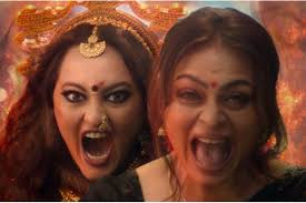 Like Atiq's Wife, Did Mrs Mukhtar Too Try to Attend Husband's Burial? Amid  the Hunt, All About 'Lady Dons' & Their 'Thug Life'