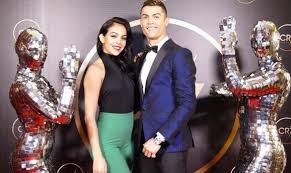 Cristiano ronaldo dos santos aveiro) родился 5 февраля 1985 года в фуншале (о. Georgina Rodriguez Wiki Cristiano Ronaldo S Girlfriend Bio Age Facts