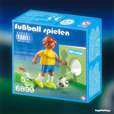 De du möchtest sonntags in die kirche gehen, aber freunde von dir wollen mit dir fußball spielen. Fussball Spielen Prod By Broke Boi Taylor By Iloveakim