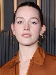 Victoria Pedretti's Instagram, Twitter & Facebook