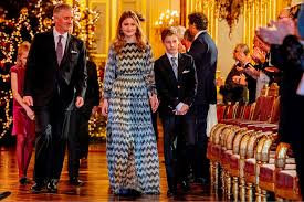 La princesse élisabeth à son camp militaire à arlon. Et Pourtant La Belgique Tourne Le Point