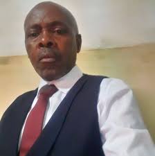 Liwonga Mjangqeka for you At home in the mid- field, Meshack has  strengthened strengthenedthePirates the ePirates midfield. midfield."MrE  "Mr Execu- tive is the sort of player who can come to the rescue