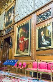 Windsor castle, auf deutsch auch schloss windsor, ist das größte private und älteste durchgängig bewohnte königin elisabeth ii. Innenraum Des Koniglichen Palastes In Mittelalterlichen Schloss Windsor Windsor Castle Ist Eine Konigliche Residenz In Windsor In Der Englischen Grafschaft Berkshire Es Wurde Im Jahre 1066 Von Wilhelm Dem Eroberer Gebaut Und