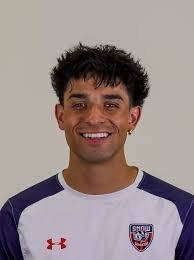 Kade Davis's Instagram, Twitter & Facebook