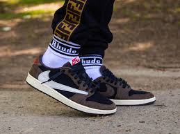 Travis scott's air jordan 1 low begins with dark black leather paneling for most of the shoe, overlayed with dark mocha brown around the check out the new pictures below for a better look, and stay tuned to justfreshkicks for more cactus jack air jordan news. Travis Scott Air Jordan 1 Low Dark Mocha Cq4277 001 Release Date Sbd