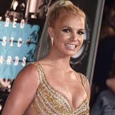 Самые новые твиты от britney spears (@britneyspears): Britney Spears Dramatisches Statement Mit Wirrem Blick Bin Bald Zuruck Stars